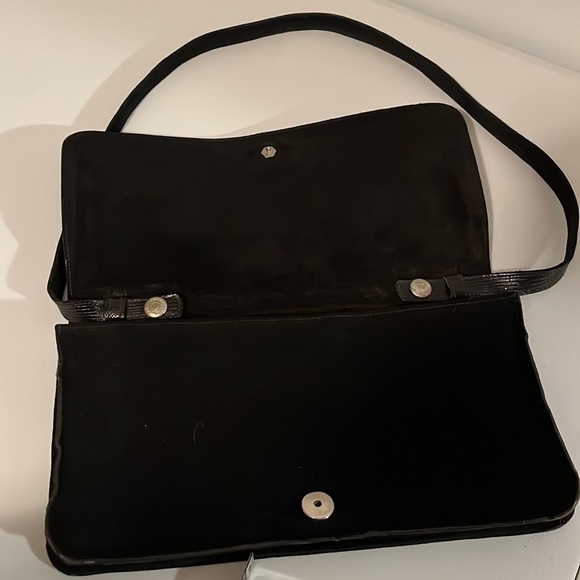 Etienne Aigner suede and leather shoulder with a flap front. Good condition - Picture 7 of 7